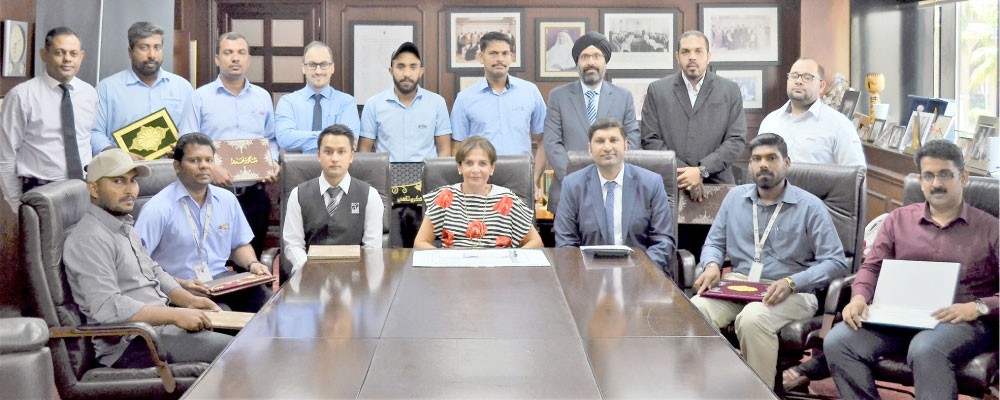 “يوسف خليل المؤيد” تكافئ موظفيها