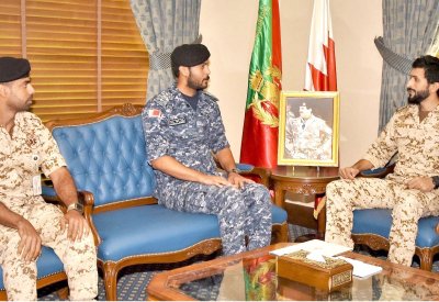 ناصر بن حمد يشيد بجهود “الدفاع” الإغاثية
