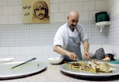 باجة “الجصاص”... السر في البهارات البحرينية