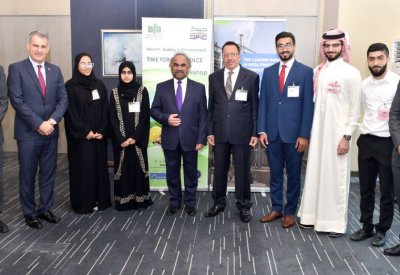 طلبة جامعة البحرين يشاركون في ورشة “العربي للأسمدة”