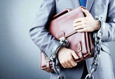 عندما تتحول الأمانة إلى المنفعة الخاصة
