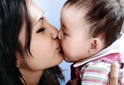 تحذير للأهل... “قبلة الموت” تودي بحياة الرضع