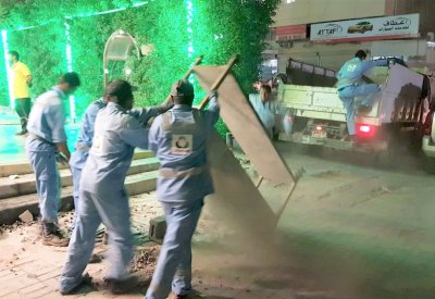 بلدية “الجنوبية” تزيل مخالفات 8 مقاه تشغل الطريق