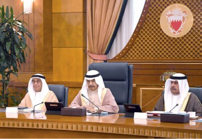 مجلس الوزراء: صون قيم الحرية واحترام حقوق الإنسان مرتكزات للديمقراطية