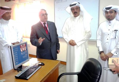النعيمي: تعزيز مشروع التمكين الرقمي في المدارس