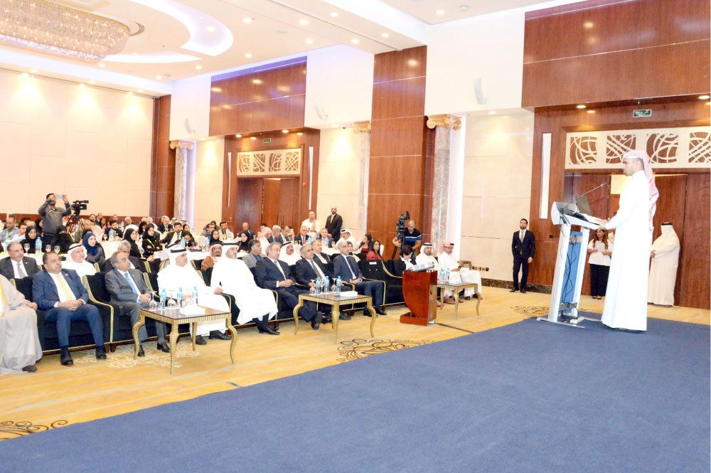 خلف: الاستعانة بالخبرات العالمية لإنشاء المدن الذكية