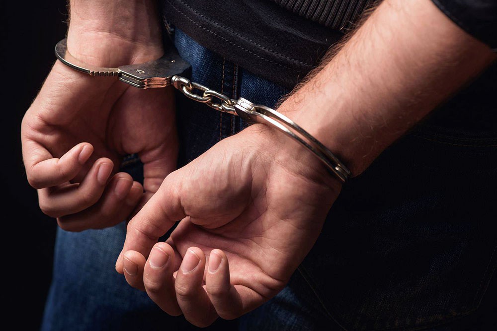 القبض على آسيوي سرق آلاف الدنانير من محلات