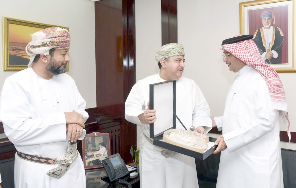 مدير وكالة أنباء البحرين: بحث التعاون مع المؤسسات الإعلامية العمانية