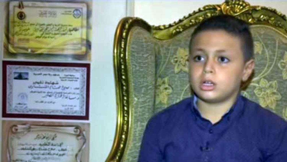 طفل مصري يخترع موقد غاز يعمل بالماء