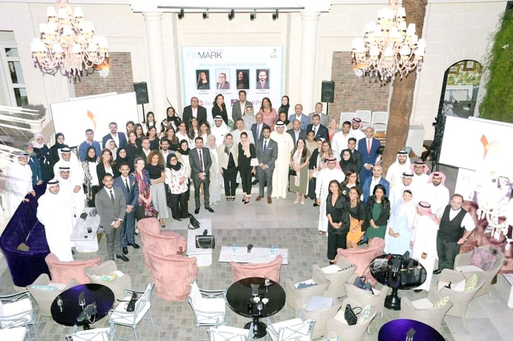 100 مهني وخبير يشاركون في لقاء للإرشاد الاحترافي والتشبيك