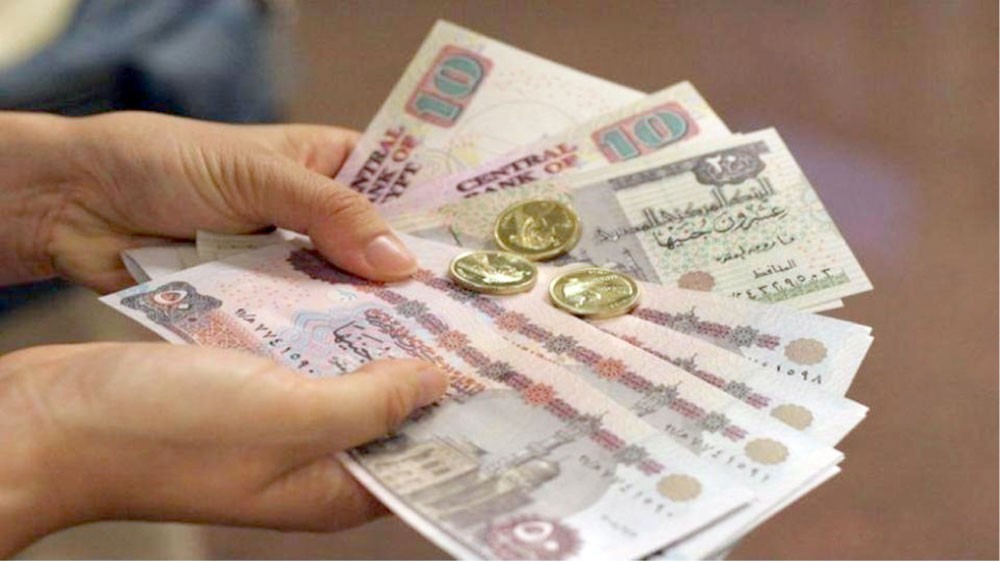 عملات 7 دول معرضة لمخاطر بينها الجنيه المصري