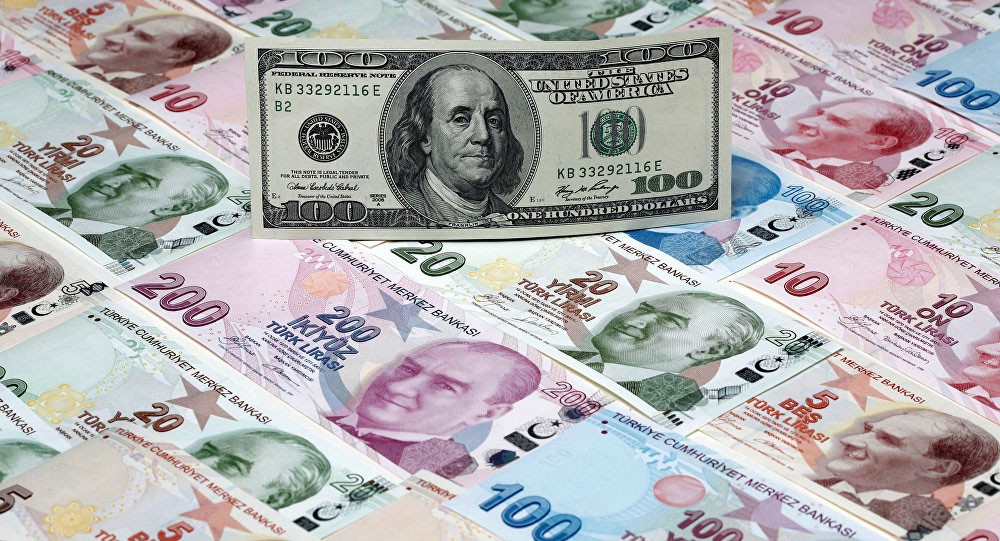 الليرة التركية تتراجع  بعد رفع أسعار الفائدة