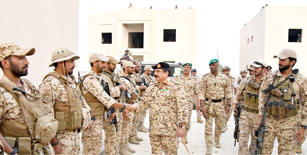 جلالة الملك: رفع الجهوزية القتالية لمواجهة التحديات والمخاطر التي تهدد المنطقة