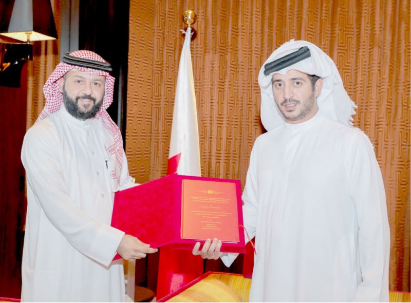 خالد بن حمد: جهود شباب البحرين داعمـة للتنميـة