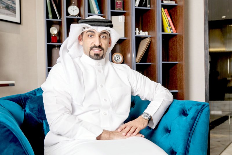 أيوب يقترح تخصيص مدرستين مهجورتين بالمنامة لمواقف