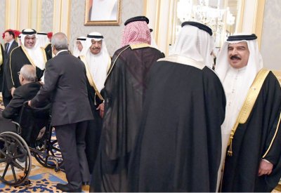 جلالة الملك لدى لقائه أصحاب الأعمال والتجار: بالتعاون والعمل المشترك تتحول تحديات اليوم إلى فرص الغد الواعد