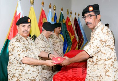 أوسمة تقديرية لضباط بمجموعة الواجب