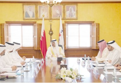 سمو الشيخ خليفة بن علي يقف على آخر مستجدات المشاريع