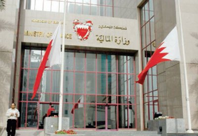 تخريج أكثر من 50 متخصصا بـ “المالية”