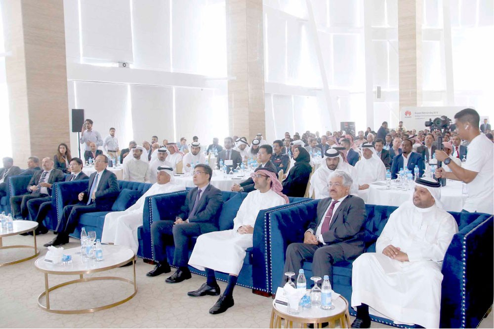 كمال أحمد: 284 مليون دينار استثمارات مشغلي الاتصالات بالبحرين