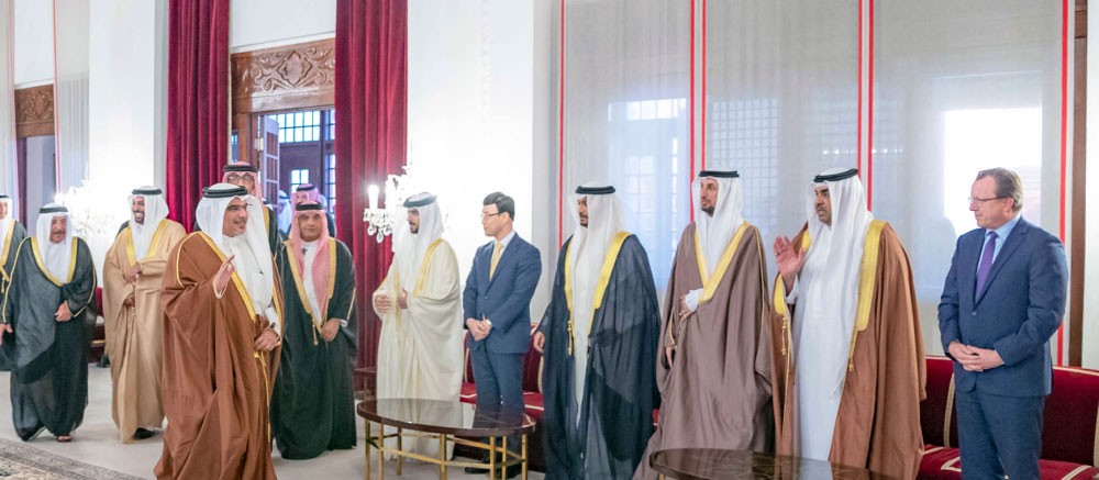  الحضور بمجلس سمو ولي العهد:  مجلس سمو ولي العهد ترجمة للروح الأصيلة للمجتمع البحريني