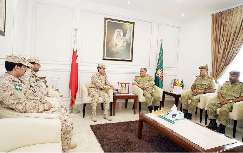 عبدالعزيز بن سعود: الحرس الوطني السعودي يتمتع بكفاءة عالية