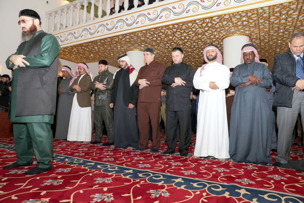 خالد بن حمد يشيد بالنهضة الإسلامية في الشيشان