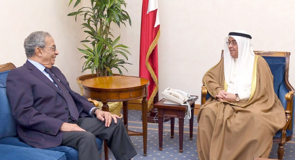 محمد بن مبارك يستعرض وموسى “حوار المنامة”
