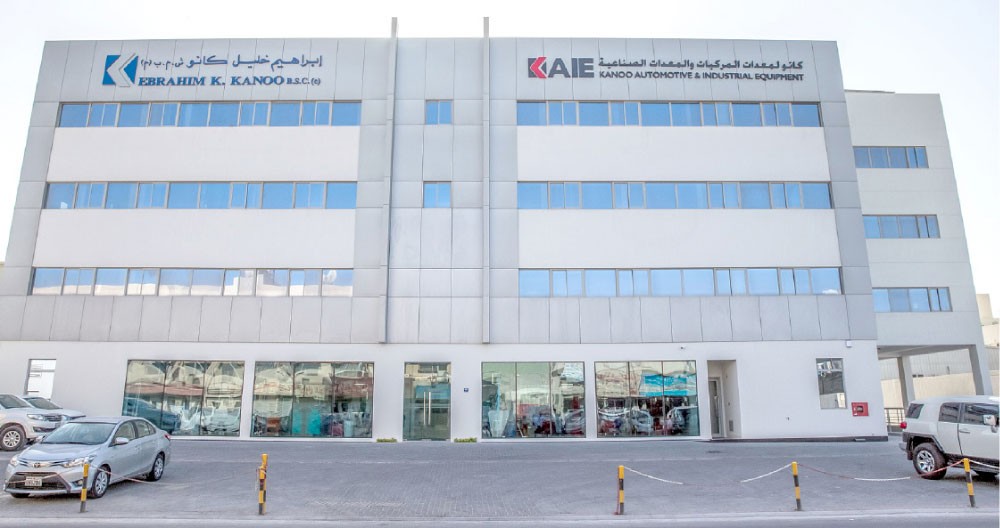 “إبراهيم كانو” تدعم  “البحرين للطيران”