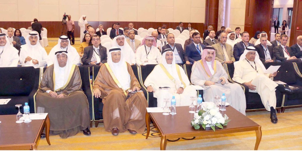 “الدانة - فيرغسون” يبحث تعزيز مكانة البحرين الاستثمارية