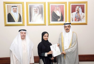 تكريم بطلة تحدي القراءة العربي