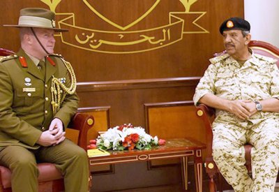 القائد العام يشيد بجهود روبرتسون
