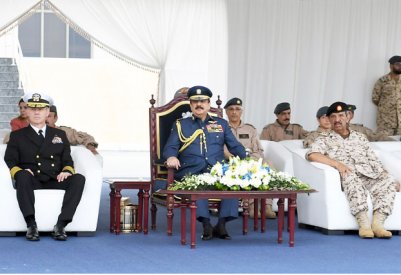 جلالة الملك يشهد عرضا جويا للطائرة الأميركية F35