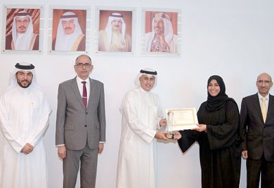 الزياني يكرم فريق “تواصل”