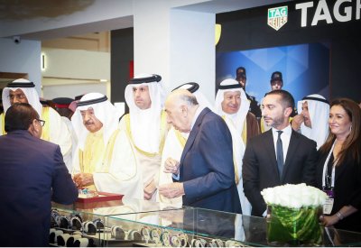 مركز البحرين للمجوهرات يواصل التألق