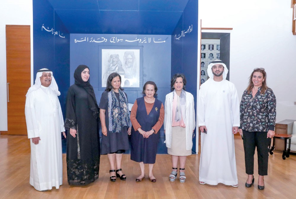 السفير الإماراتي يبدي إعجابه بعراقة الصرح التاريخي