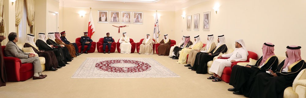 سمو الشيخ خليفة بن علي: ماضون في نهج التواصل مع الأهالي
