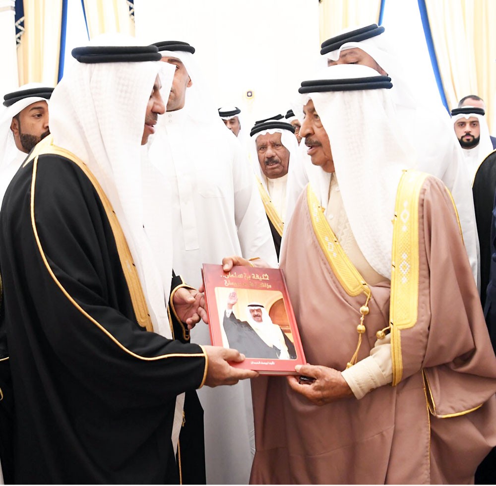 رصد مواقف سمو رئيس الوزراء الوطنية