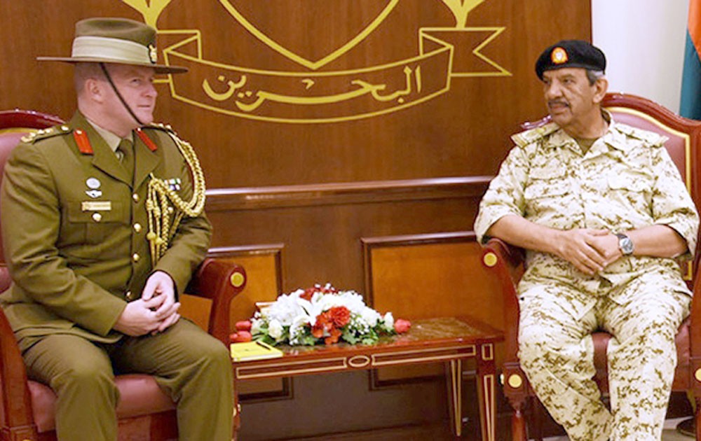 القائد العام يشيد بجهود روبرتسون