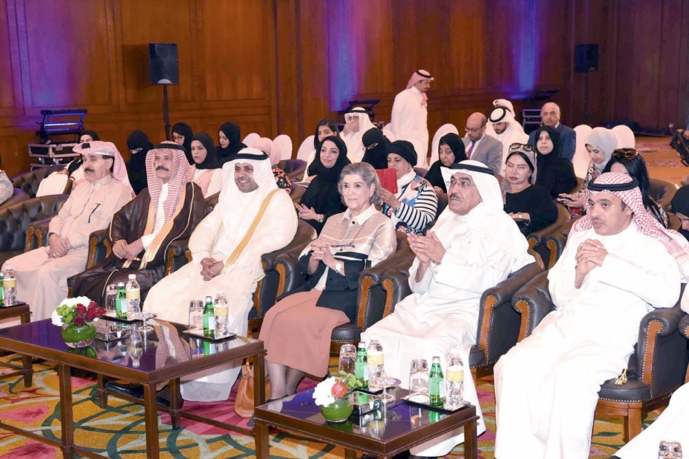 وزير الإعلام الكويتي يخاطب الملتقى الثاني للصحافيات الخليجيات