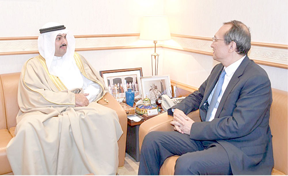 خليفة بن دعيج يشيد بالعلاقات مع الصين