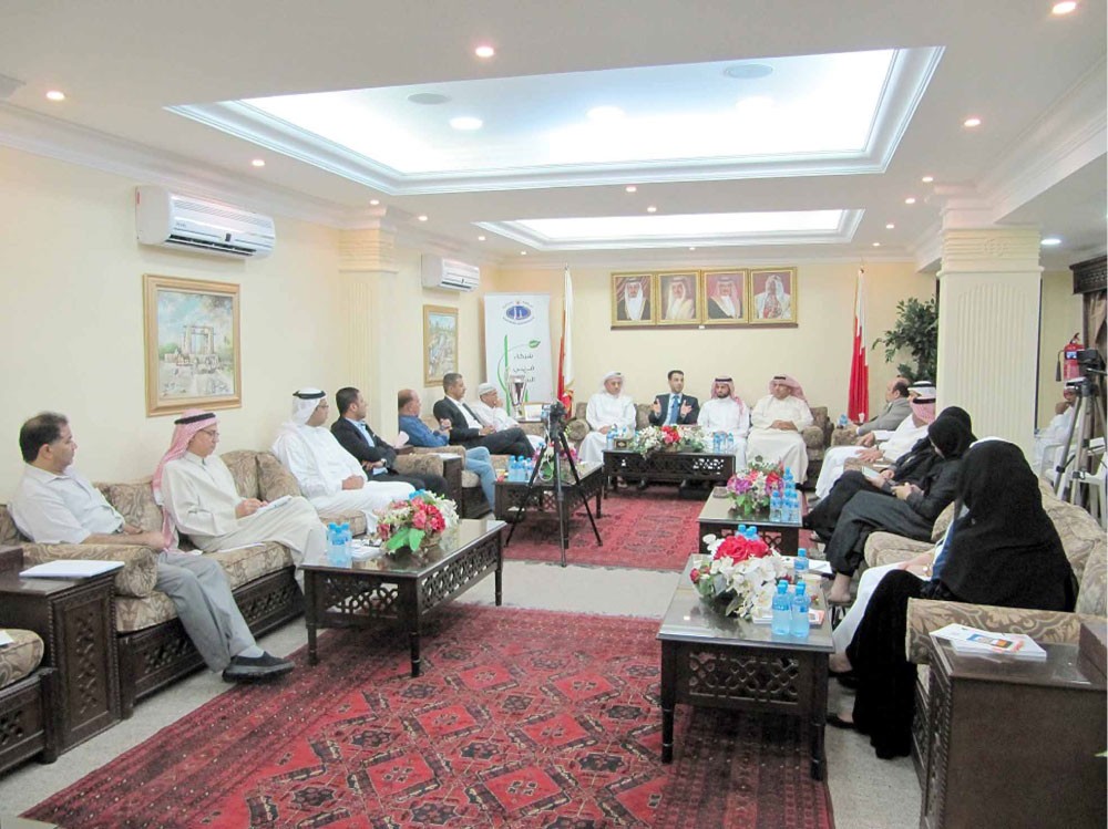 الهدايا السنوية تختلف عن عطايا المترشحين