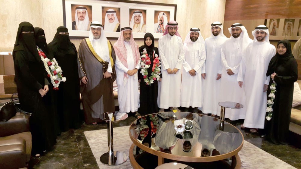المفتاح يستقبل الفائزة بجائزة دبي للقرآن