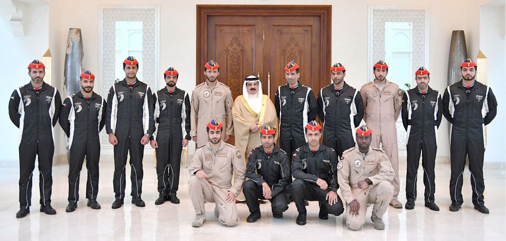 العاهل يشيد بمشاركة “فرسان الإمارات” بالمعرض