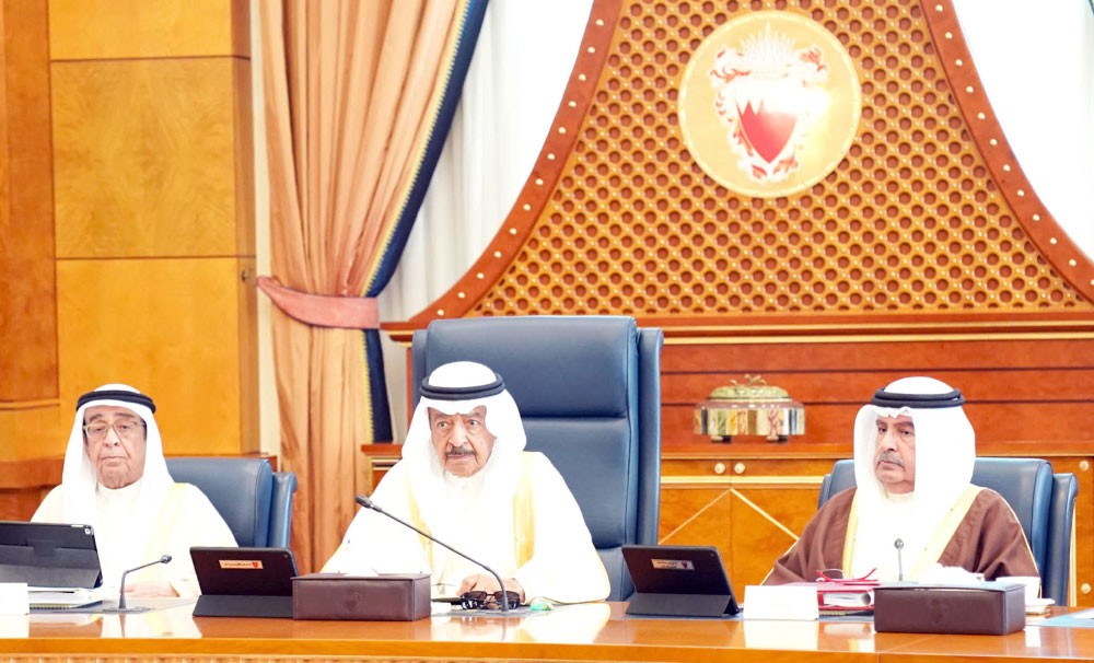 سمو رئيس الوزراء يشيد بنجاح معرض الطيران