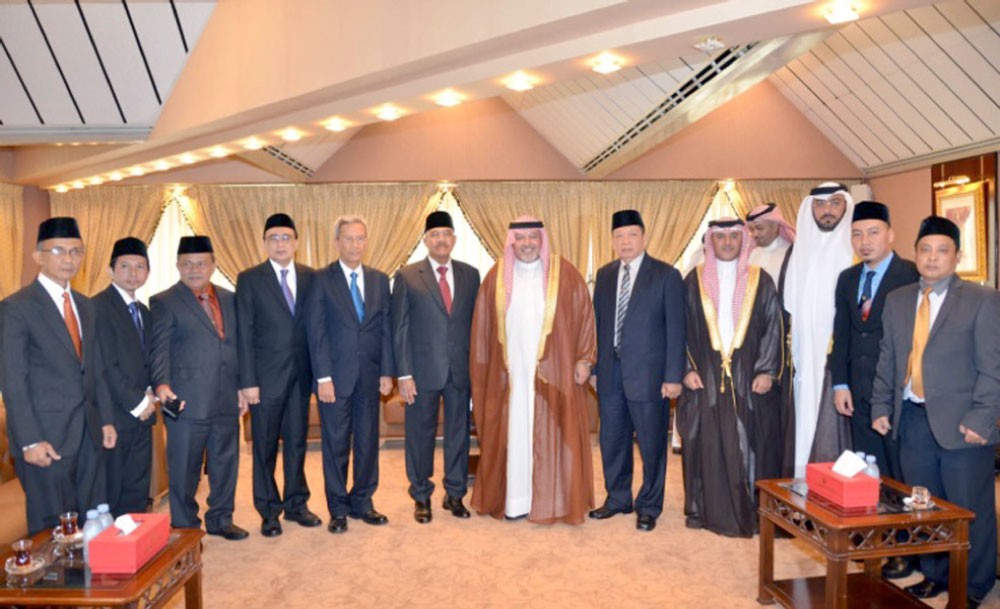 بحث التعاون العدلي مع إندونيسيا