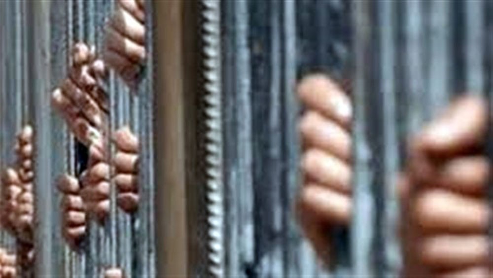 حبس أشخاص أتلفوا إعلانات انتخابية