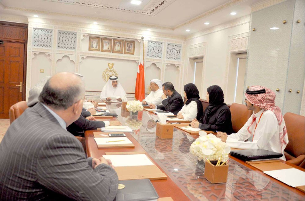 وزير الإسكان يعقد لقاء موسعا مع المشاركين