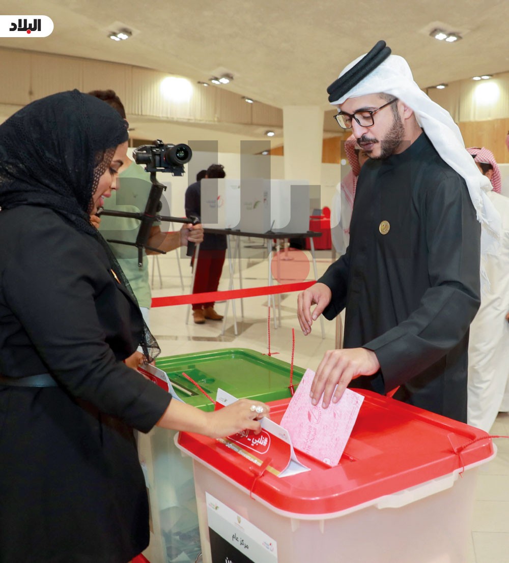 خالد بن حمد: البحرين نموذج حضاري للعمل الديمقراطي