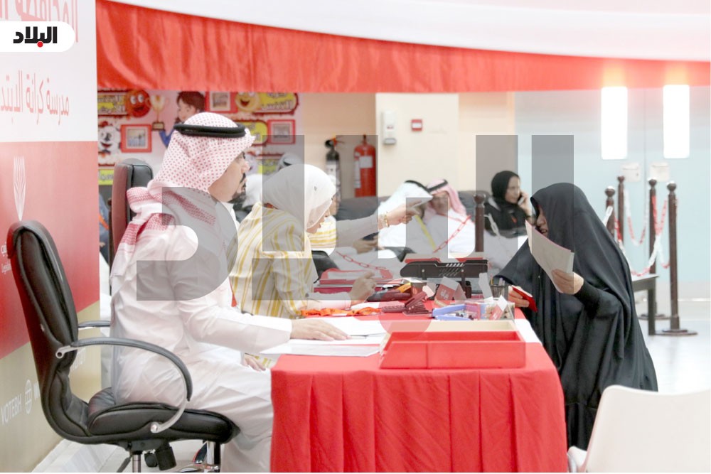 تقاطر نسائي على الاقتراع منذ الصباح